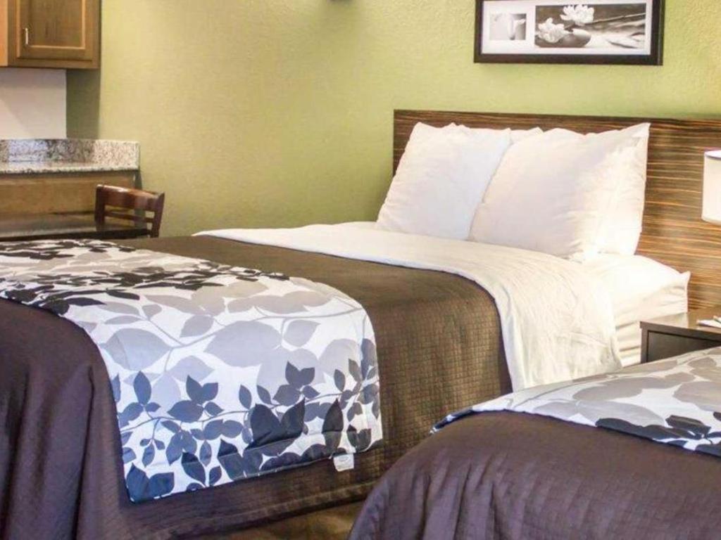 Sleep & - State Area Hotel