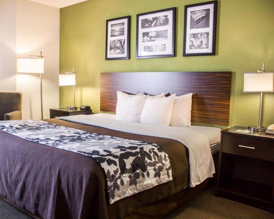 Hotel Sleep & - State Area